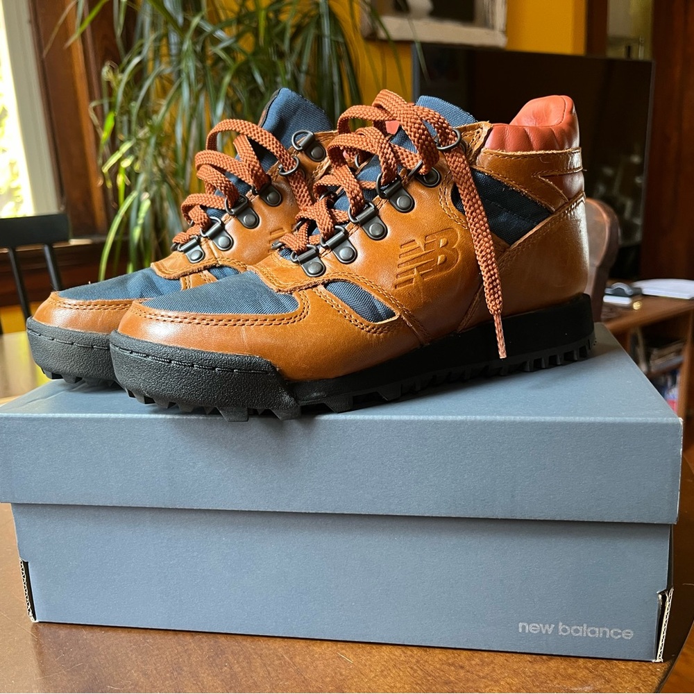 brand new Rainier New Balance boots size 6.5 comes in original box